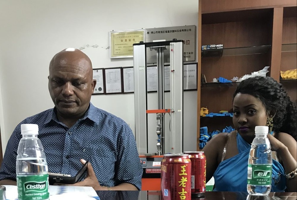 Kenya customer come to visit the factory